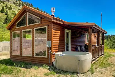 Image de Canyon Vista - Cozy New Cabin on Big Timber Creek Near Crazy Mountains!