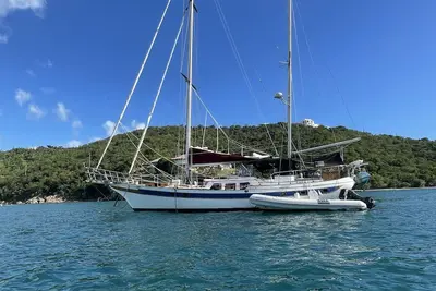 Image de Stay on a Classic Sailboat Incl Breakfast Dinner drinks water toys