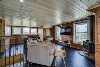 Image de Spacious Barndominium with river view and steps from State Park