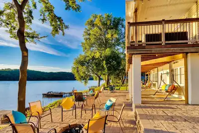 Image de Hideaway on the River: Amazing Views, Pirate Ship, Fire Pit, Fast Wi-Fi, Bourbon
