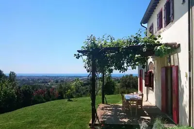 Image de Pres De Rome, Ferme Rustique, Vue Mer Et Monts