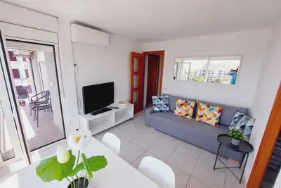 Image de Bravaholidays-112-Sea views and pool. 1st line beach, Wifi and Air Conditioning.