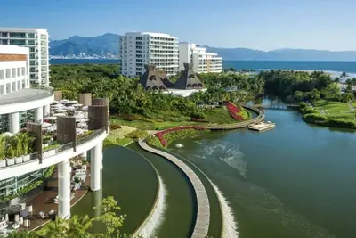 Image de Take in the Pga Mexican tournament at luxury accommodations