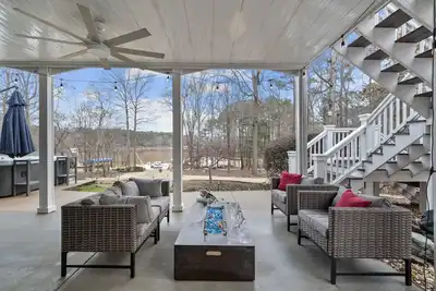 Image de Private Lakefront Home With Hot Tub & Amazing View Of Lake Oconee