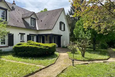 Maison de famille, son parc et ses ruisseaux, sur la route des Châteaux