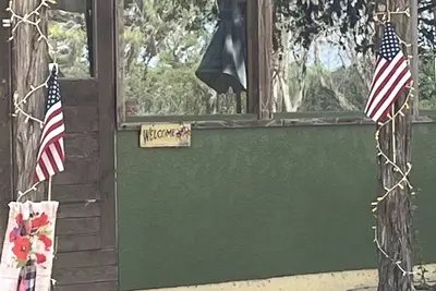 Image de Bunkhouse with Private Staircase to 6ft Deep Frio River Heavenly Clear Water