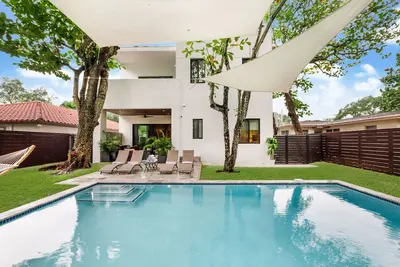 Image de Villa Blanca | JadoreLuxe Collection | Brand New Chic Villa