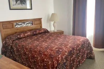 Image de Cozy & Clean Queen Room