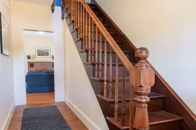 Image de Renovated Matunuck Farmhouse with private access to Potters Pond, double kayak included