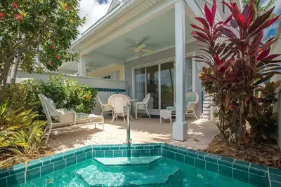 Image de Manatee Bay: Escape to this 2br Duck Key Villa, Private Patio, Dip Pool & Easy Access to Marathon