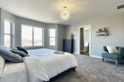 Image de Family friendly 7 bedroom 4. 5 bath sleeps 25+