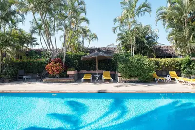 Image de Heated Pool & Banana Plantation with \"really heated\" long pool. Private solarium