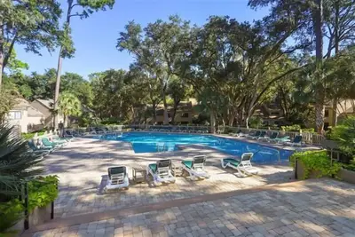 Image de Updated & Spacious 3-Bdrm Villa w\/ private patio in the heart of Harbour Town