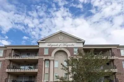 Image de Downtown Auburn 2br/2. 5ba Condo across from campus
