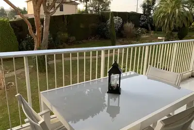 Image de Appartement 6 personnes - Clim- terrasse- parking - piscine proche Cannes