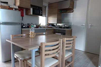 Image de mobilhome terrasse, jardin, près de Montpellier et de la mer dans un camping 4 *