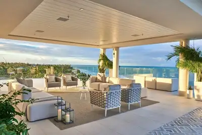 Breathtaking Ph | 4 Bedroom Duplex w. Pool