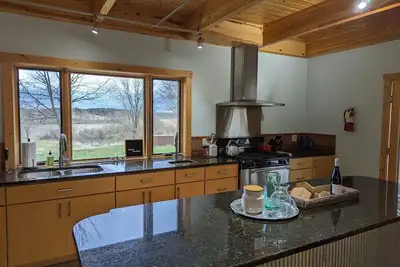 Image de Serene Rural Retreat w/ Stunning Views - Just a short drive from hiking and Ou!