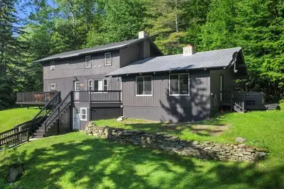 Image de Spacious Vermont Chalet for Group Getaways
