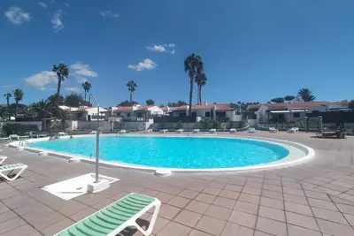 Image de Cozy Colorado Bungalow Maspalomas| Garden, Wifi, Pool