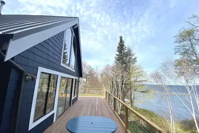 Image de Waterfront sunset cabin - 2 bedrooms + sleeping loft