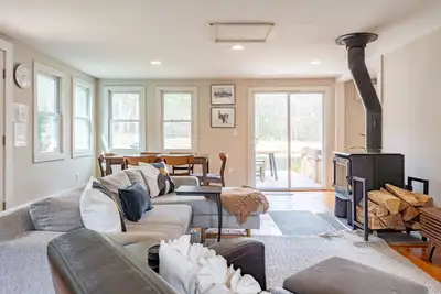 Image de Secluded Couples Spa Sanctuary with HotTub!