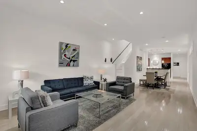 Image de Downtown Modern and Luxurious 3 Bd/ 3. 5 Ba Townhouse