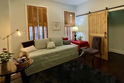 Image de Beautiful 2 level condo in the heart of Old Town Alexandria