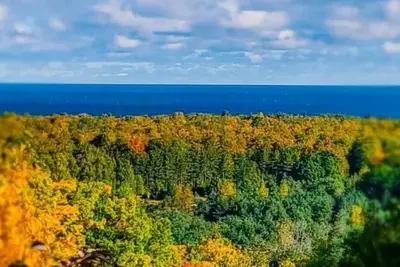 Image de It's Color Tour Time - Come see the changing Colors at the Hideaway