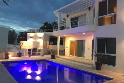 Sunset Villa. A view of the best sunsets and the Sea of Cortez at a private pool
