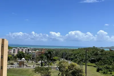 Image de Spacious 3 bedroom apartment with sea view short drive to ferry station.