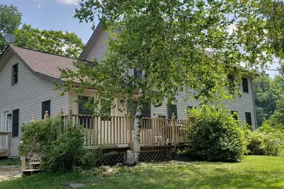 Image de Quiet Peaceful Remodeled Farmhouse