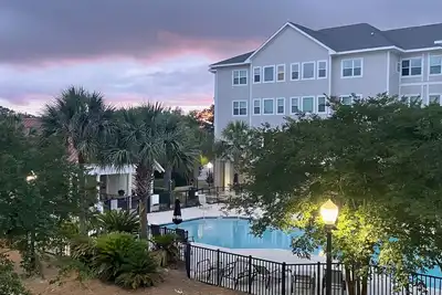 Image de Pool, Elevator, Balcony, Free Parking, Near Folly Beach