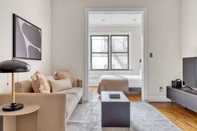 Image de Stunning West Village 1br w/ Elevator & W/D, near subway, by Blueground