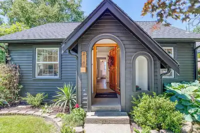 Image de Two Bedroom Farmhouse with Hot Tub in Snohomish