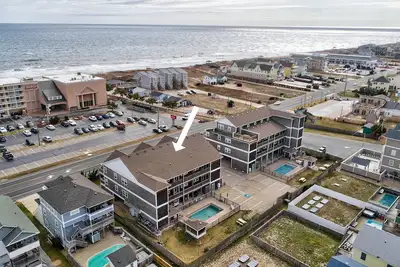 Image de Inviting condo with fast WiFi, ocean views, a seasonal pool, & central A/C