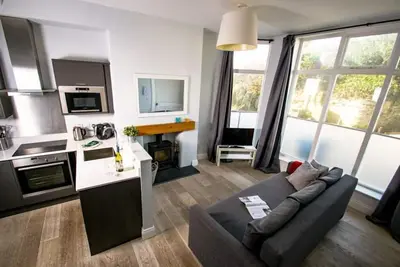 Image de A charming bright one-bedroom apartment in the very heart of Mortehoe village