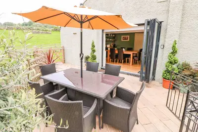 Image de The Old Cowsheds, pet friendly, character holiday cottage in Winster
