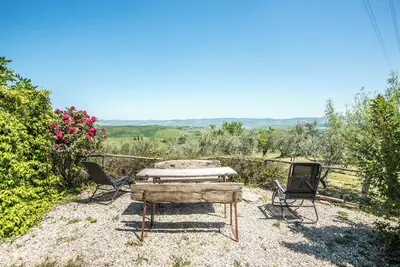 Image de Appartement \"Gemma Bianca-Tavoleto\" avec vue sur les montagnes, jardin et Wi-Fi