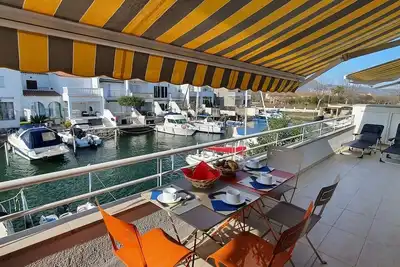 Image de Très bel appartement sur les canaux d'Empuriabrava