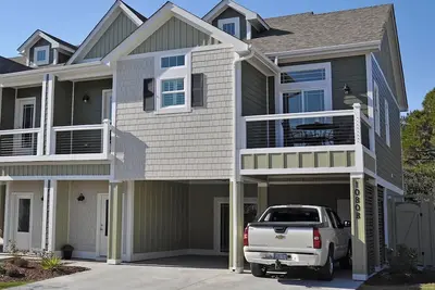 Image de Seaside Serenity: Golf Discounts, Club Access, Spa