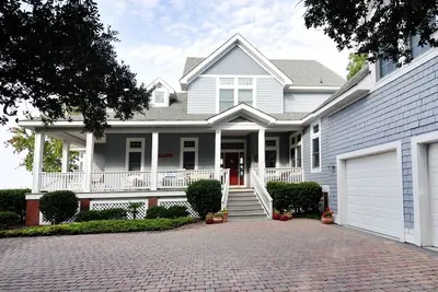 Image de Live Oak Landing: Shared Pool, Spa, Great Views!