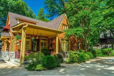 Image de Midtown Bungalow - Walk to Overton Square