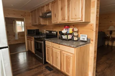 Image de Colonels' Cabin at Ramp 11 Retreat by Concord Sun