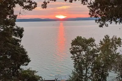 Image de Small rustic cabin on Ky Lake (sleeps 4)