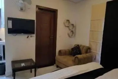 Midway Hotel & Residency - 1br Deluxe Apartment Unit A