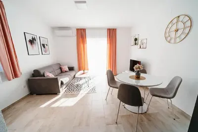 Image de Appartement de vacances pour 4 personnes  + 2 enfants env. 72 qmà Komarna, Dalmatie (Neretva Croatie)