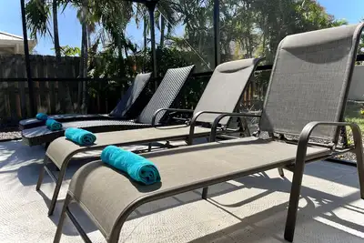 Image de Welcome to your Salty Escape - 10 minutes from the beach!