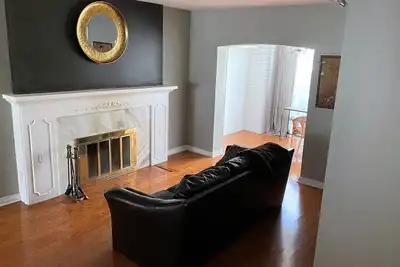 Image de Family-friendly 3br residential oasis in the heart of Toronto