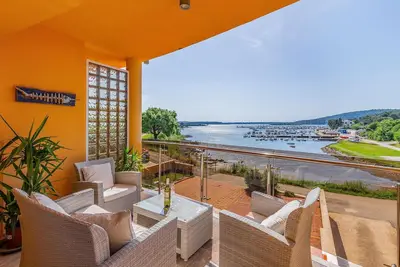 Image de Bel appartement à Pomer avec WiFi